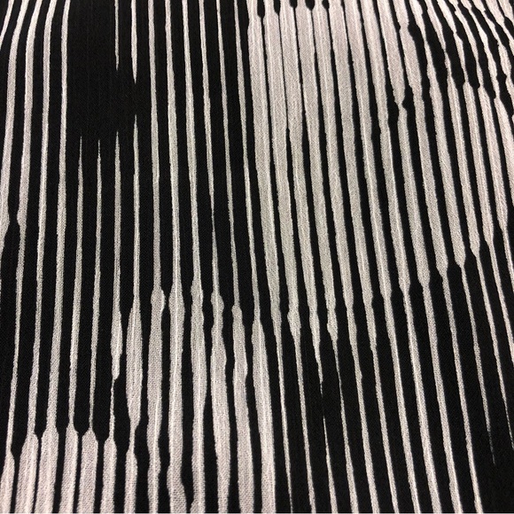 NWOT Tahari Top - Picture 5 of 7